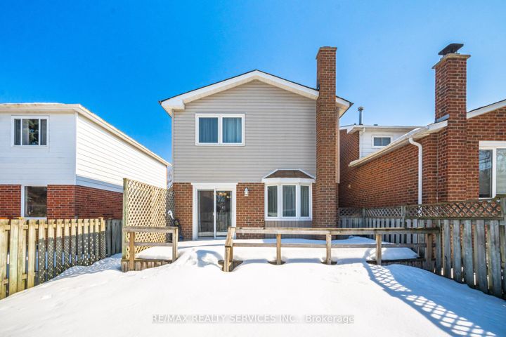 Photo 47 at 16 Ferri Crescent, Heart Lake West, Brampton