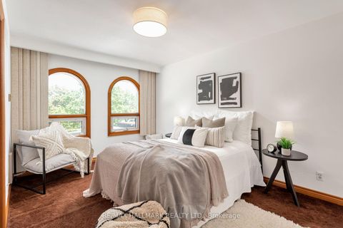 Photo 21 at 19 Holita Road, Newtonbrook West, Toronto