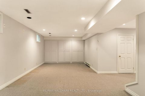 Photo 26 at 19 Holita Road, Newtonbrook West, Toronto