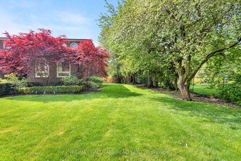 Photo 31 at 19 Holita Road, Newtonbrook West, Toronto