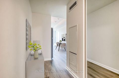 Photo 4 at 302 - 3237 Bayview Avenue W, Steeles, Toronto