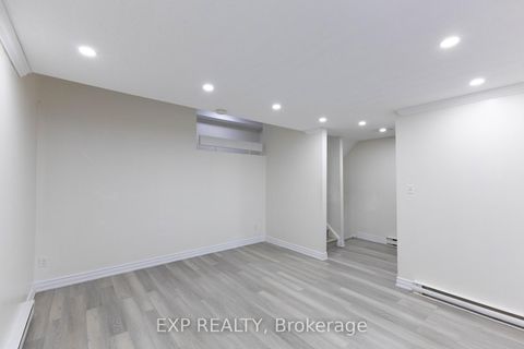 Photo 13 at 120 - 248 Milestone Crescent, Aurora Village, Aurora