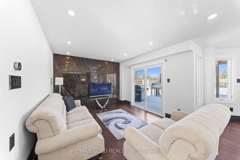 Photo 24 at 72 Goodfellow Crescent, Nobleton, King