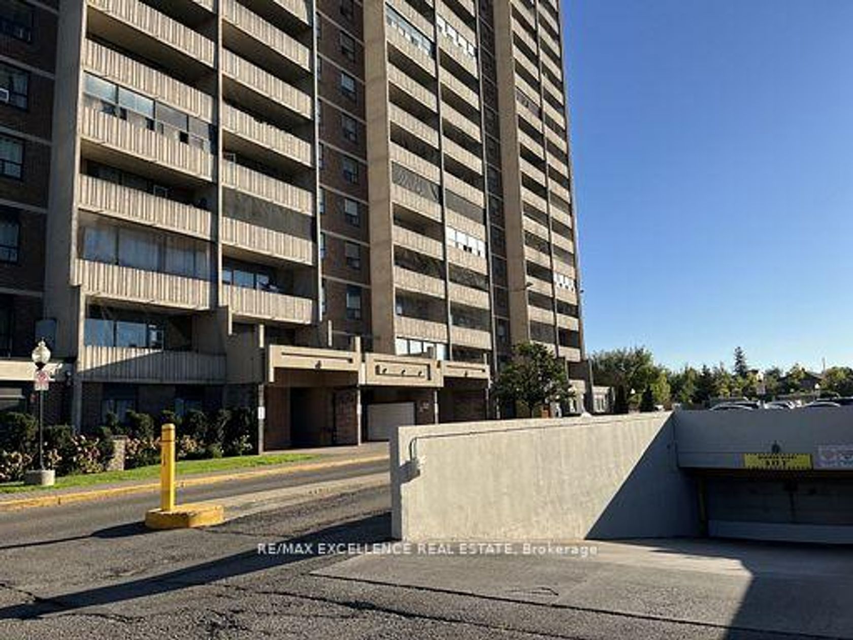 2105 - 3390 Weston Road, Humbermede, Toronto by Loree Meneguzzi Real Estate 2105 - 3390 Weston Road, Humbermede, Toronto