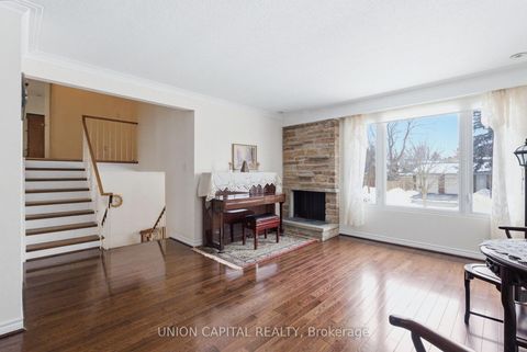 Photo 2 at 60 Groomsport Crescent, Sullivan, Toronto