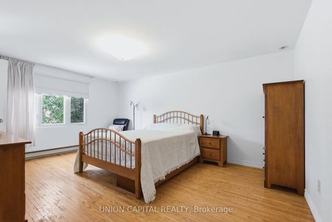 Photo 10 at 60 Groomsport Crescent, Sullivan, Toronto