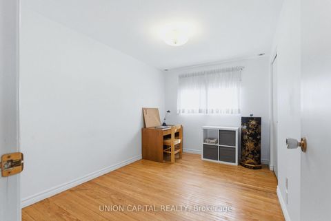 Photo 18 at 60 Groomsport Crescent, Sullivan, Toronto