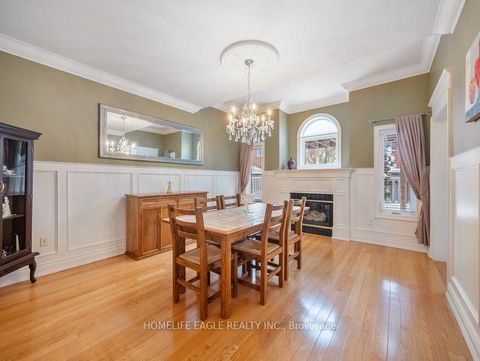 Photo 2 at 124 Rushbrook Drive, Summerhill Estates, Newmarket