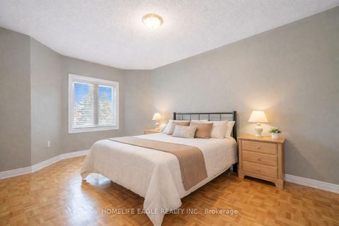 Photo 9 at 124 Rushbrook Drive, Summerhill Estates, Newmarket