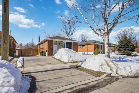 Photo 2 at 66 Melchior Drive, West Hill, Toronto