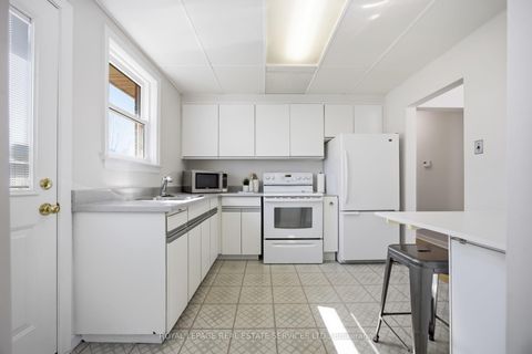 Photo 11 at 66 Melchior Drive, West Hill, Toronto