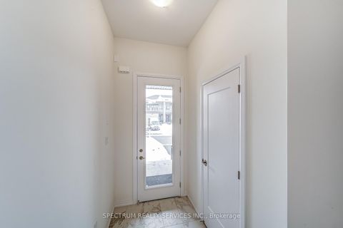 Photo 4 at 87 Adario Crescent, Vellore Village, Vaughan
