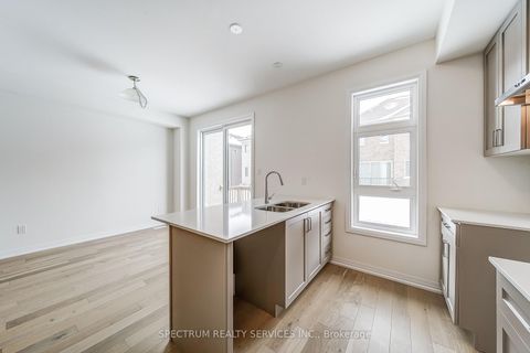 Photo 17 at 87 Adario Crescent, Vellore Village, Vaughan