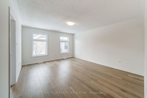 Photo 20 at 87 Adario Crescent, Vellore Village, Vaughan