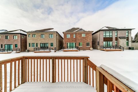 Photo 35 at 87 Adario Crescent, Vellore Village, Vaughan