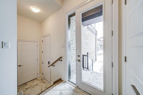 Photo 4 at 84 Adario Crescent, Vellore Village, Vaughan