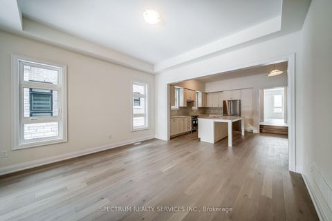 Photo 7 at 84 Adario Crescent, Vellore Village, Vaughan