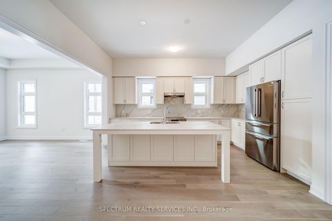 Photo 10 at 84 Adario Crescent, Vellore Village, Vaughan