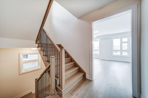 Photo 17 at 84 Adario Crescent, Vellore Village, Vaughan