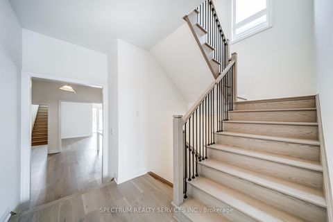 Photo 19 at 84 Adario Crescent, Vellore Village, Vaughan