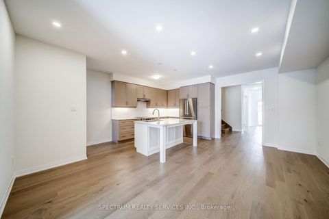 Photo 4 at 132 Adario Crescent, Vellore Village, Vaughan