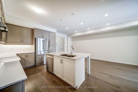 Photo 8 at 132 Adario Crescent, Vellore Village, Vaughan