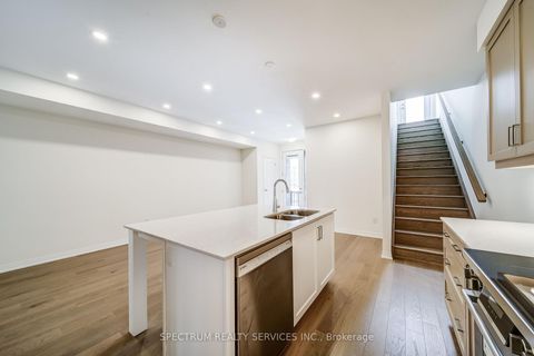 Photo 9 at 132 Adario Crescent, Vellore Village, Vaughan