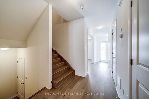 Photo 10 at 132 Adario Crescent, Vellore Village, Vaughan