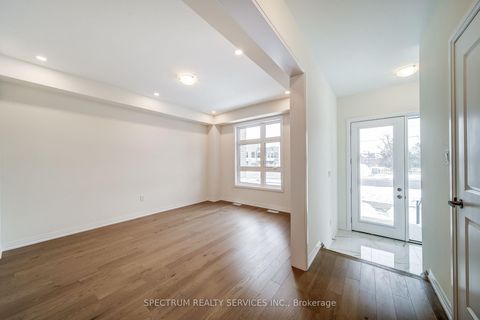 Photo 12 at 132 Adario Crescent, Vellore Village, Vaughan