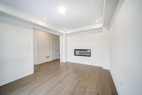 Photo 14 at 132 Adario Crescent, Vellore Village, Vaughan