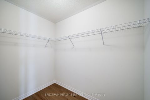 Photo 22 at 132 Adario Crescent, Vellore Village, Vaughan