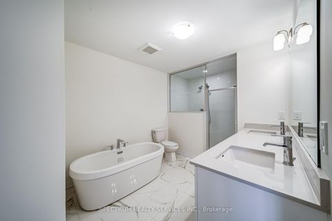 Photo 23 at 132 Adario Crescent, Vellore Village, Vaughan