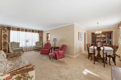 Photo 6 at 29 Patricia Drive, King City, King