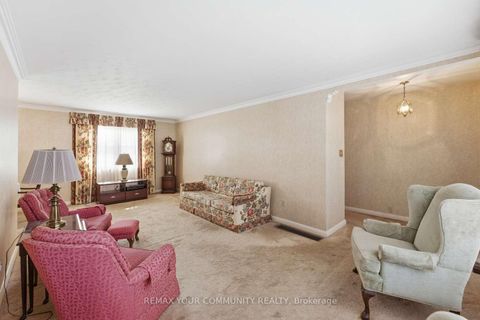 Photo 8 at 29 Patricia Drive, King City, King