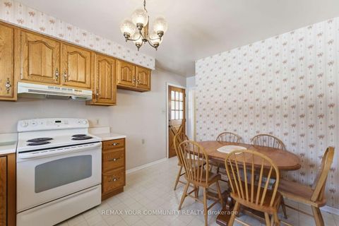 Photo 10 at 29 Patricia Drive, King City, King