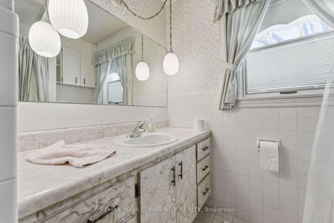 Photo 15 at 29 Patricia Drive, King City, King