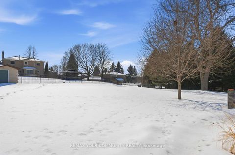 Photo 31 at 29 Patricia Drive, King City, King