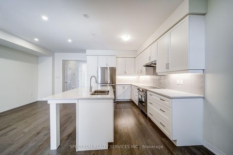 Photo 6 at 136 Adario Crescent, Vellore Village, Vaughan