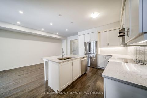 Photo 7 at 136 Adario Crescent, Vellore Village, Vaughan