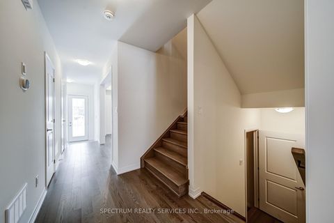 Photo 9 at 136 Adario Crescent, Vellore Village, Vaughan