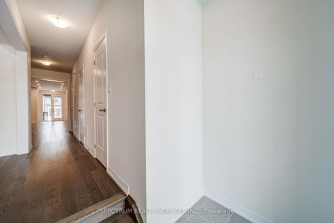 Photo 15 at 136 Adario Crescent, Vellore Village, Vaughan