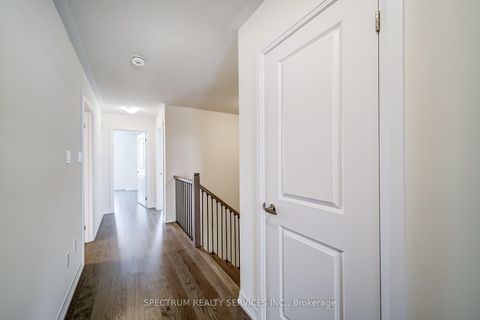 Photo 16 at 136 Adario Crescent, Vellore Village, Vaughan