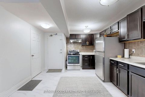 Photo 16 at 711 - 40 Panorama Court, Jamestown, Toronto