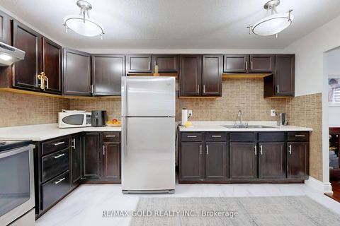 Photo 19 at 711 - 40 Panorama Court, Jamestown, Toronto