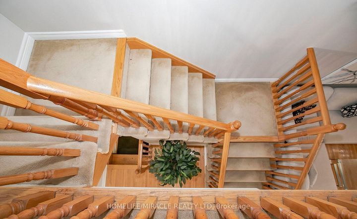 Photo 14 at 29 Dewridge Court, Wellington, Brampton