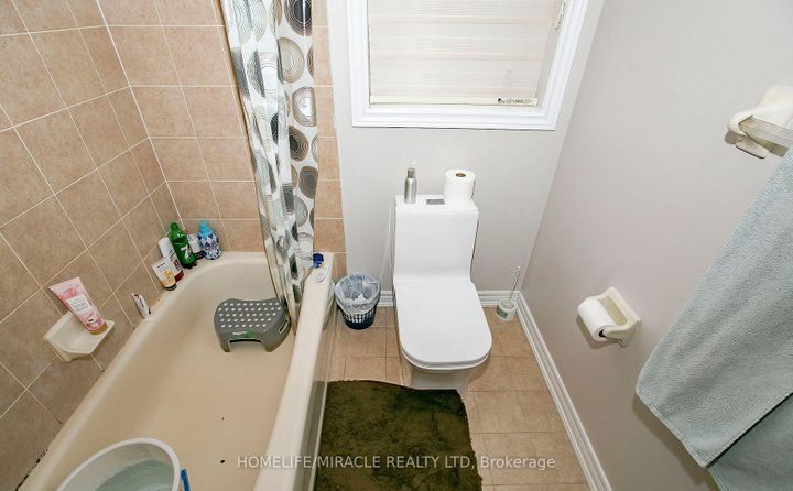 Photo 22 at 29 Dewridge Court, Wellington, Brampton