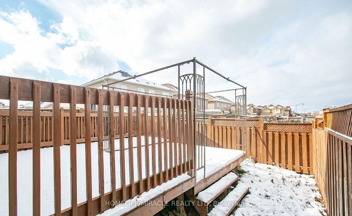 Photo 28 at 29 Dewridge Court, Wellington, Brampton