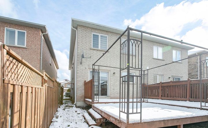 Photo 30 at 29 Dewridge Court, Wellington, Brampton