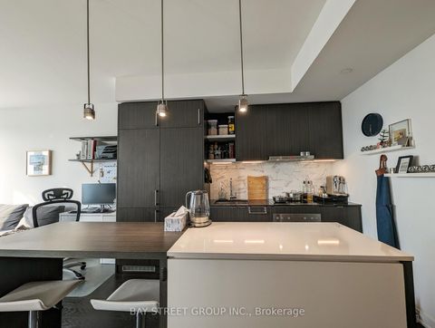 Photo 2 at 6103 - 100 Harbour Street, Waterfront Communities C1, Toronto
