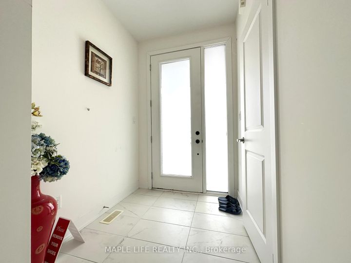 Photo 1 at 124 Hilts Drive, Rural Richmond Hill, Richmond Hill